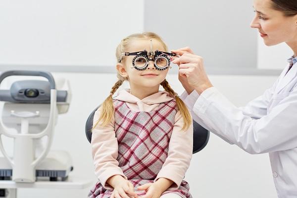 Eye Health and Screen Time - The Modern Challenge for Vision Care