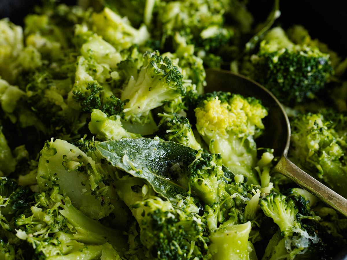 Cook Broccoli Leaves - Discover Nutritious and Delicious Ways to Enjoy This Often-Overlooked Green